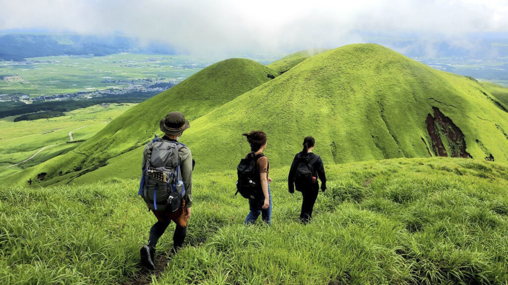 阿蘇の大自然に飛び込んで遊ぶ。安全に「危ない」を体験！